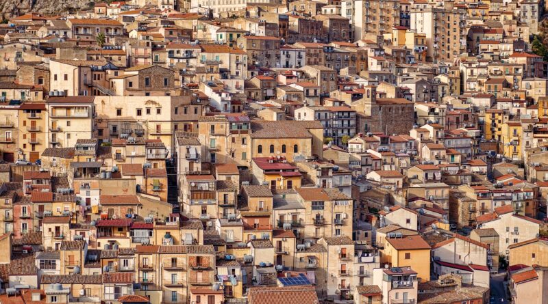 INTERVENTI EDILIZI AGEVOLABILI AL 90% A FONDO PERDUTO: DOMANDE DAL 2 OTTOBRE AL 31 OTTOBRE VIA WEB