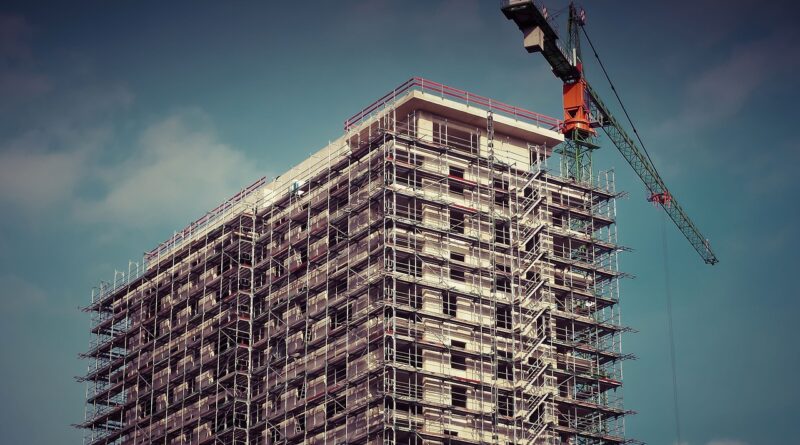 SUPERBONUS E CANTIERE SOSPESO: QUALI LE AZIONI DEL CONDOMINIO? LA SENTENZA